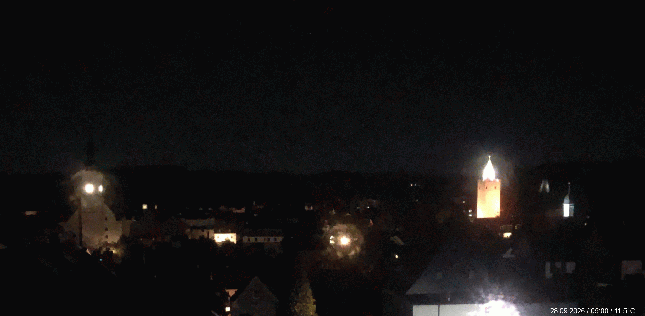 Webcam Zschopau aktueller Tag im Zeitraffer - Stadtpanorama mit der Kirche St. Martins, dem Bergfried 'Dicker Heinrich' und dem Treppenturm 'Schlanke Margarete' vom Schloss Wildeck